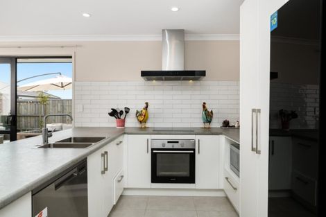 Photo of property in 4 Monaro Place, Papamoa, 3118