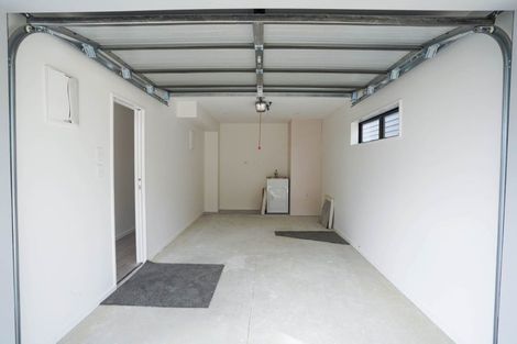 Photo of property in 6/19 Kingdale Road, Henderson, Auckland, 0610