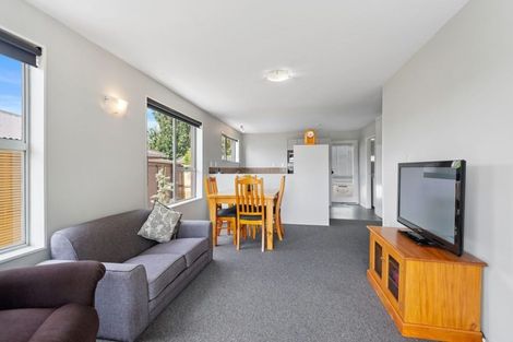 Photo of property in 2 Emlyn Place, Avondale, Christchurch, 8061