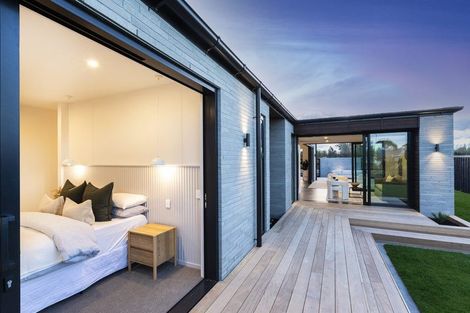 Photo of property in 160 Gardiners Road, Harewood, Christchurch, 8051