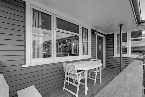 Photo of property in 16 Graham Street, Eltham, 4322