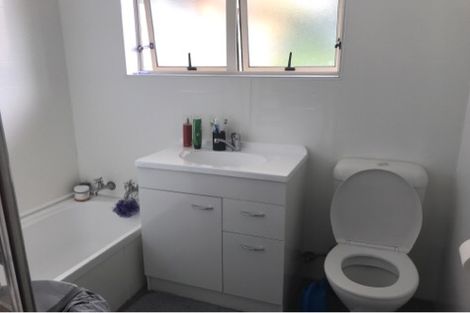 Photo of property in 11 Lloyd Avenue, Papatoetoe, Auckland, 2025