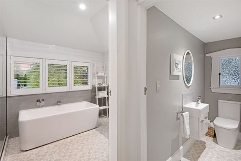 Photo of property in 168 Fendalton Road, Fendalton, Christchurch, 8052