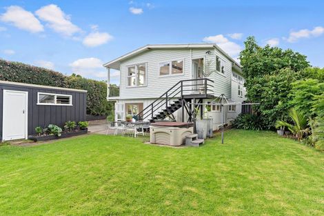 Photo of property in 17 Hillcrest Grove, Hillpark, Auckland, 2102