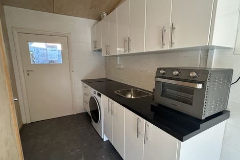 Photo of property in 2/1 Angle Street, Picton, 7220