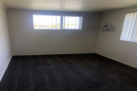 Photo of property in 18 Ranch Place, Pukekohe, 2120