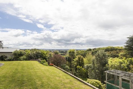 Photo of property in 76 Cashmere Drive, Fitzherbert, Palmerston North, 4410