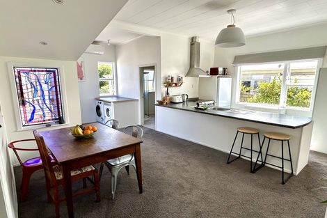 Photo of property in 56 Edinburgh Terrace, Berhampore, Wellington, 6023