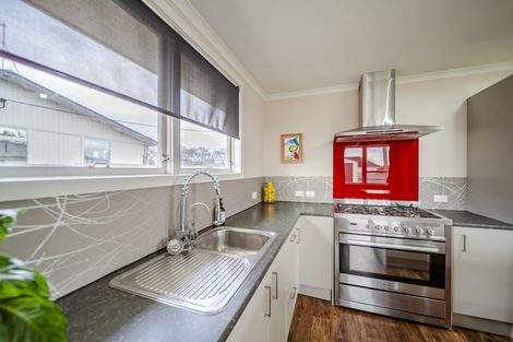 Photo of property in 12 Lake View Road, Waipukurau, 4200