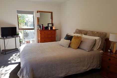 Photo of property in 3 Oak Avenue, Paremata, Porirua, 5024