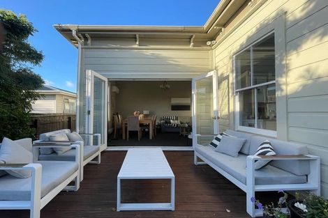 Photo of property in 19a Randwick Crescent, Moera, Lower Hutt, 5010