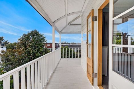 Photo of property in 302 Lyndon Road West, Hastings, 4122