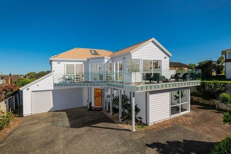 Photo of property in 2/28 East Coast Road, Milford, Auckland, 0620