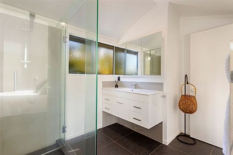 Photo of property in 60 Rhinevale Close, Henderson, Auckland, 0612