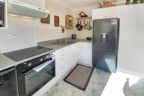 Photo of property in 3/66 Kawaha Point Road, Kawaha Point, Rotorua, 3010