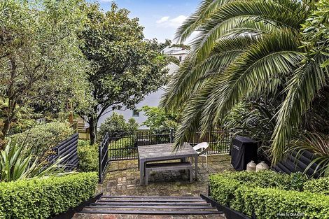 Photo of property in 18 Bidwill Street, Mount Cook, Wellington, 6021