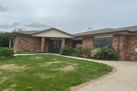 Photo of property in 16 Drumfearn Place, Rototuna, Hamilton, 3210