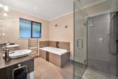 Photo of property in 28 Hawaiian Parade, Arkles Bay, Whangaparaoa, 0932