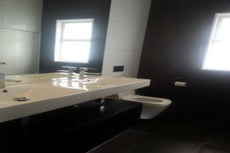 Photo of property in 31 Norwood Road, Bayswater, Auckland, 0622