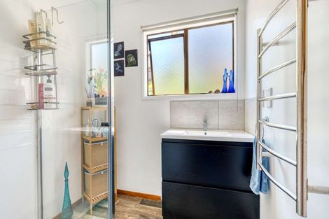 Photo of property in 24 Bay View Road, Cable Bay, 0420