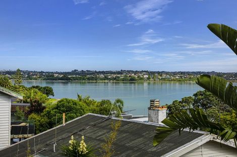 Photo of property in 2/57 Beresford Street, Bayswater, Auckland, 0622