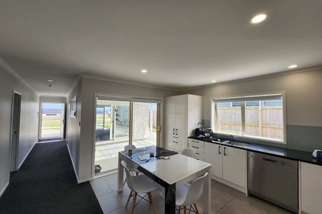 Photo of property in 30 Opouatu Avenue, Glenbrook, 2681