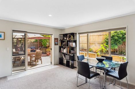 Photo of property in 8 Leanne Way, Waikanae Beach, Waikanae, 5036