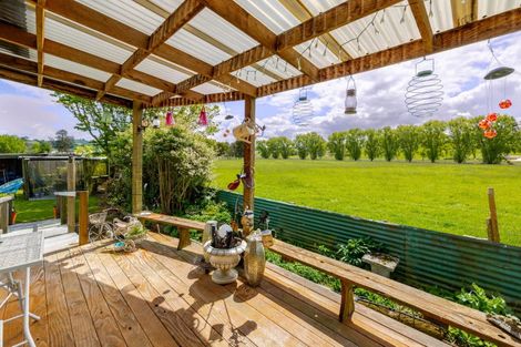 Photo of property in 1 Shanly Street, Waipawa, 4210