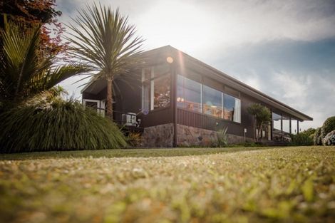 Photo of property in 345 Devonport Road, Tauranga, 3110