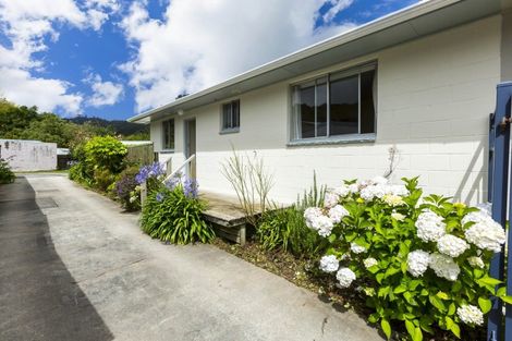 Photo of property in 20a Blue Mountains Road, Silverstream, Upper Hutt, 5019