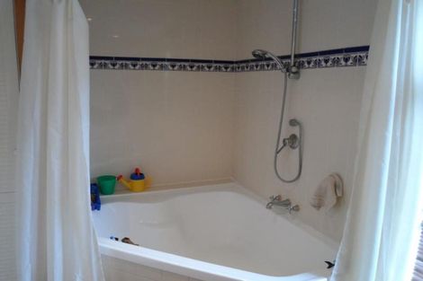 Photo of property in 29 Fairview Crescent, Kelburn, Wellington, 6012