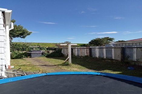 Photo of property in 5 Domett Street, Waitara, 4320