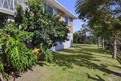 Photo of property in 44 Nevada Drive, Merrilands, New Plymouth, 4312