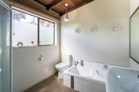 Photo of property in 12 Alexander Road, Raumati Beach, Paraparaumu, 5032