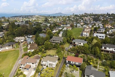 Photo of property in 21 Squirrel Lane, Browns Bay, Auckland, 0630