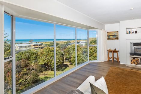 Photo of property in 19 Palm Parade, Riversdale Beach, Masterton, 5872