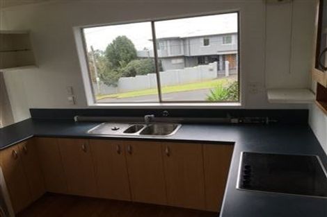 Photo of property in 1/47 Braemar Road, Rothesay Bay, Auckland, 0630