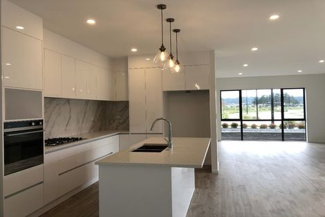 Photo of property in 30 Konoba Avenue, Kumeu, 0810