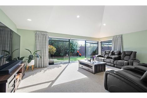 Photo of property in 16 Mansfield Drive, Kaiapoi, 7630