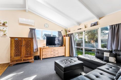 Photo of property in 2 Cobar Close, Maupuia, Wellington, 6022