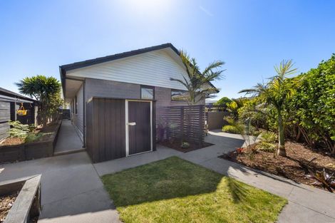 Photo of property in 5 Augusta Grove, Waiwhakaiho, New Plymouth, 4312
