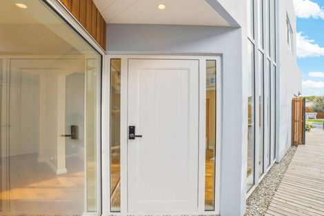 Photo of property in 10 Marine Parade, North New Brighton, Christchurch, 8083