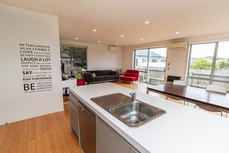 Photo of property in 48a Bassett Road, Johnsonville, Wellington, 6037