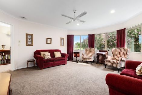Photo of property in 47 Waiwherowhero Drive, St Andrews, Hamilton, 3200