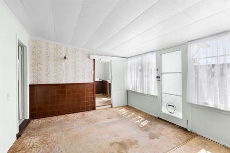 Photo of property in 10 Tukapa Street, Westown, New Plymouth, 4310