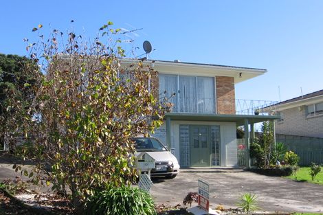 Photo of property in 10 Bodi Place, Te Atatu South, Auckland, 0610
