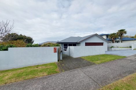Photo of property in 174 Heta Road, Highlands Park, New Plymouth, 4312