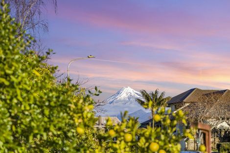 Photo of property in 3 Veale Road, Frankleigh Park, New Plymouth, 4310