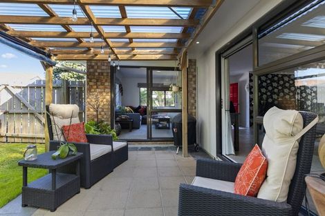 Photo of property in 14 Cathcart Close, Pukekohe, 2120