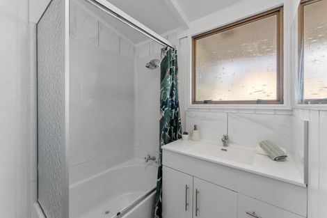 Photo of property in 60 Norana Road, Timberlea, Upper Hutt, 5018